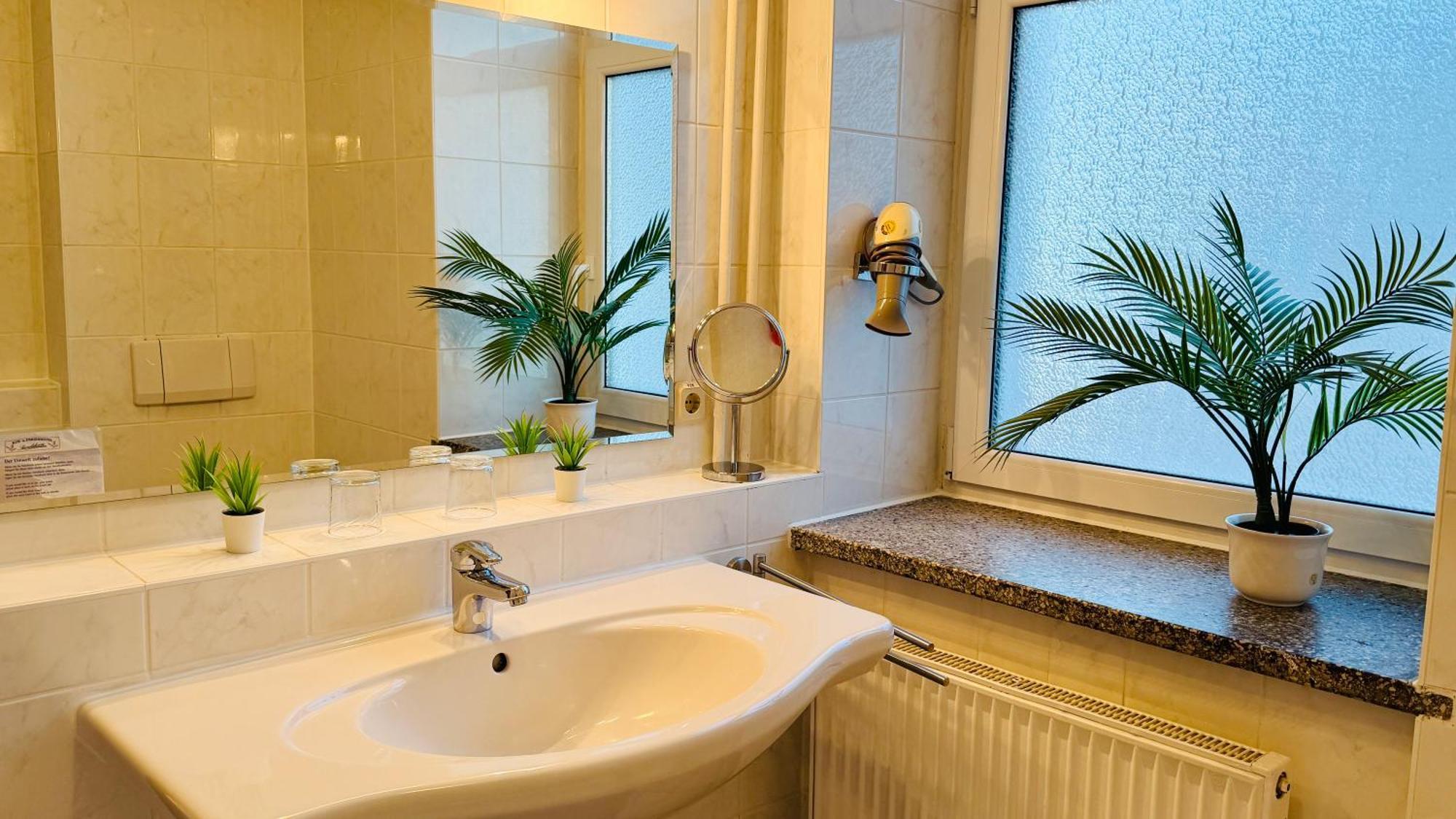 Sanddorn, Kur- Und Ferienhotel, Direkte Strandlage, Meerblick, Fahrstuhl, Parkplatz 3* Rostock