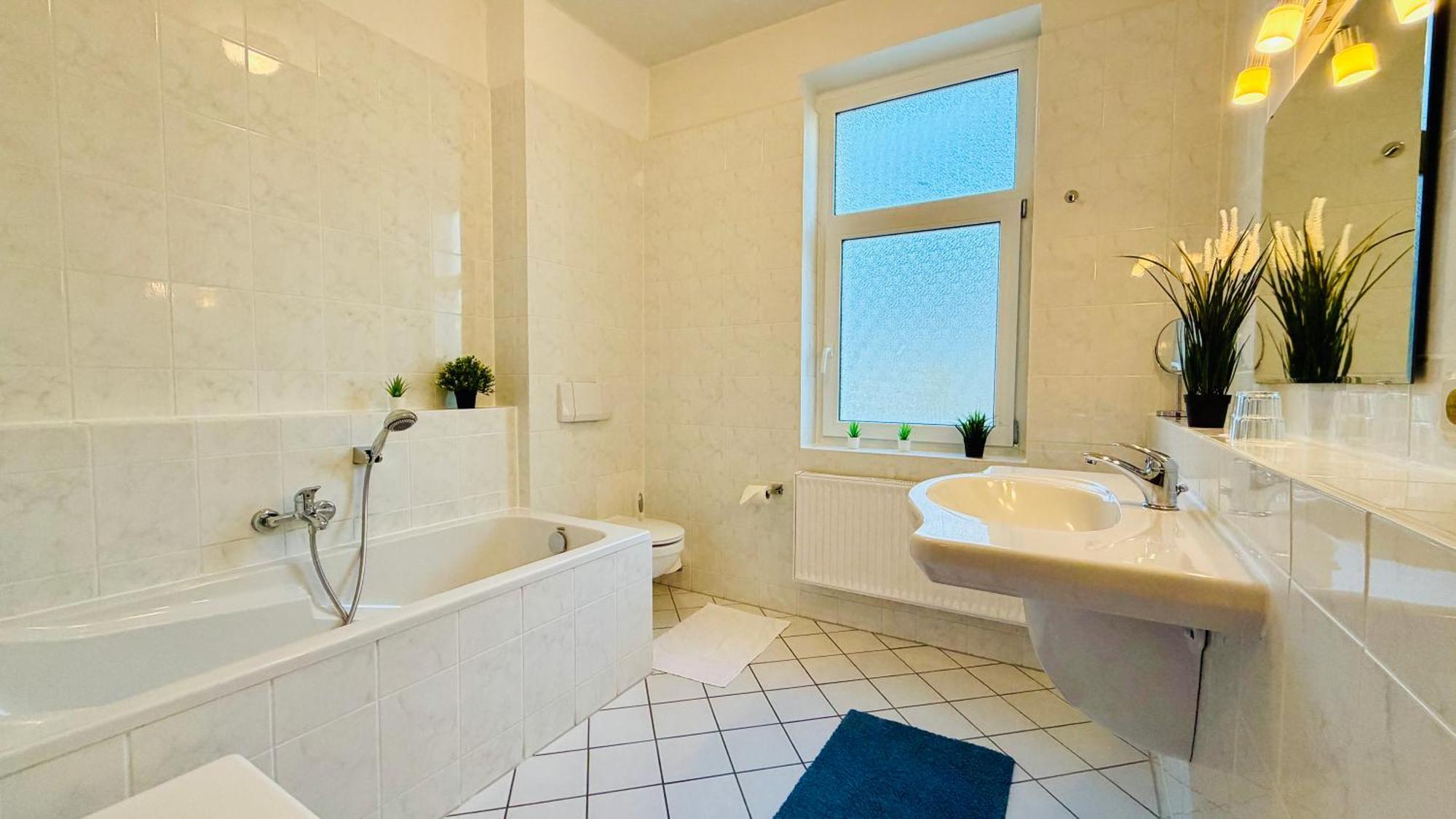 Sanddorn, Kur- Und Ferienhotel, Direkte Strandlage, Meerblick, Fahrstuhl, Parkplatz Hotel Rostock